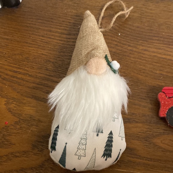 Festive Holiday Ornaments Set - Red and White - Picture 5 of 5